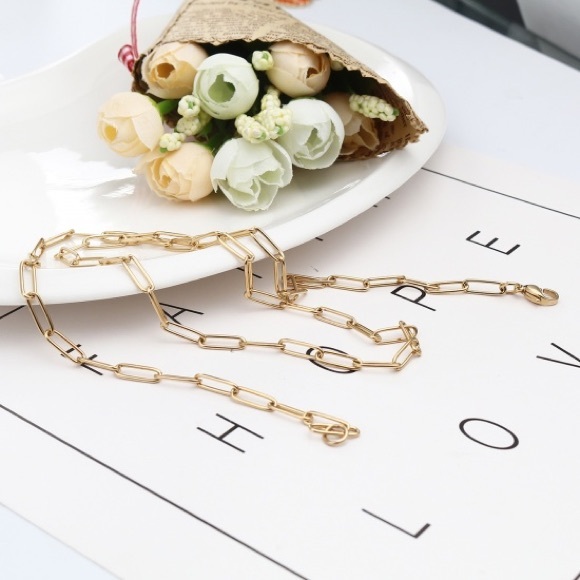 Gold Paperclip Chains Link Cable Chain Necklace Oval Gold 23 4/8" long. - Picture 11 of 11